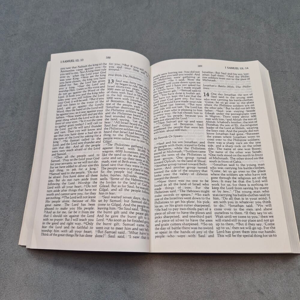 Holy Bible New Life Version Christian Literature Intl 1986 Fifth Printing Book - Picture 7 of 9
